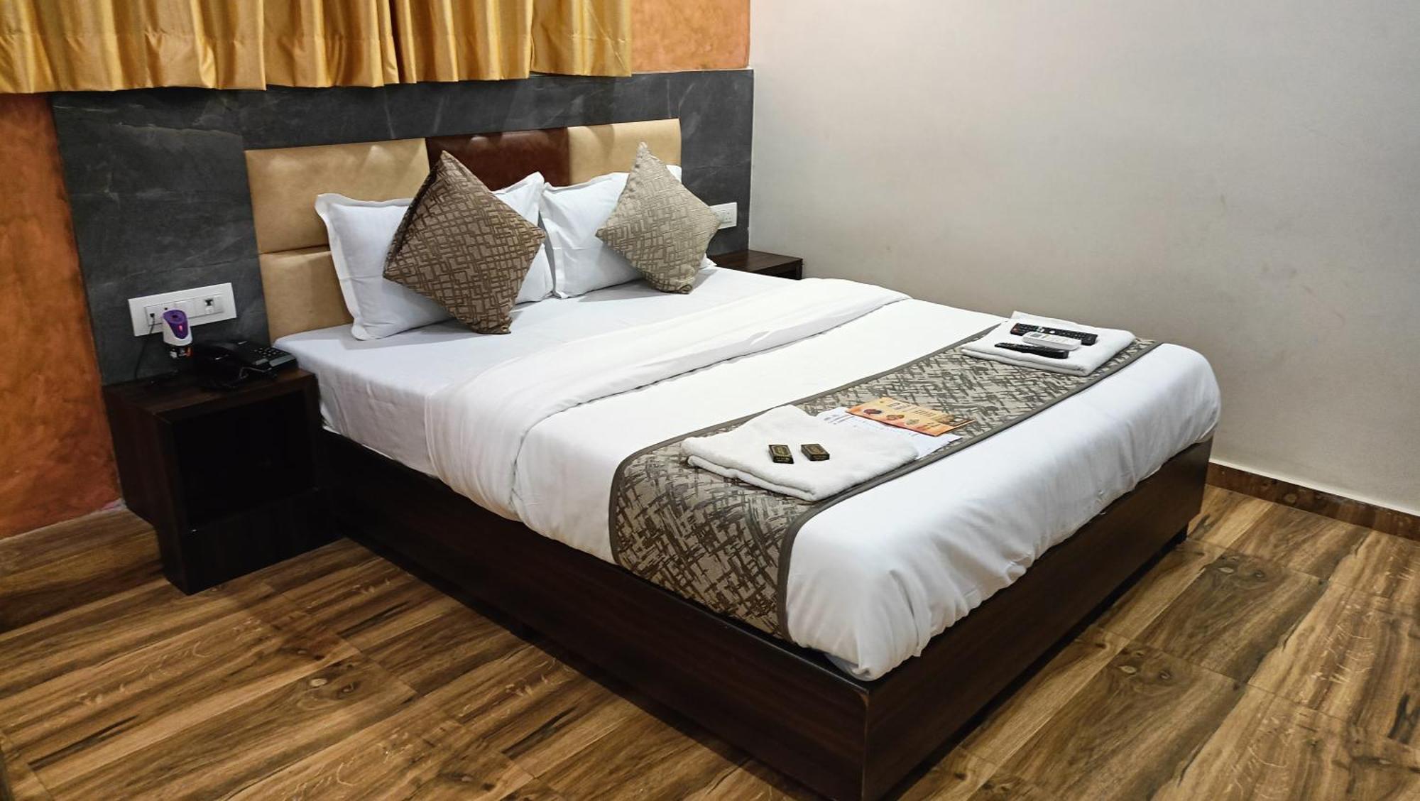 Hilal Dormitory Мумбаи Экстерьер фото