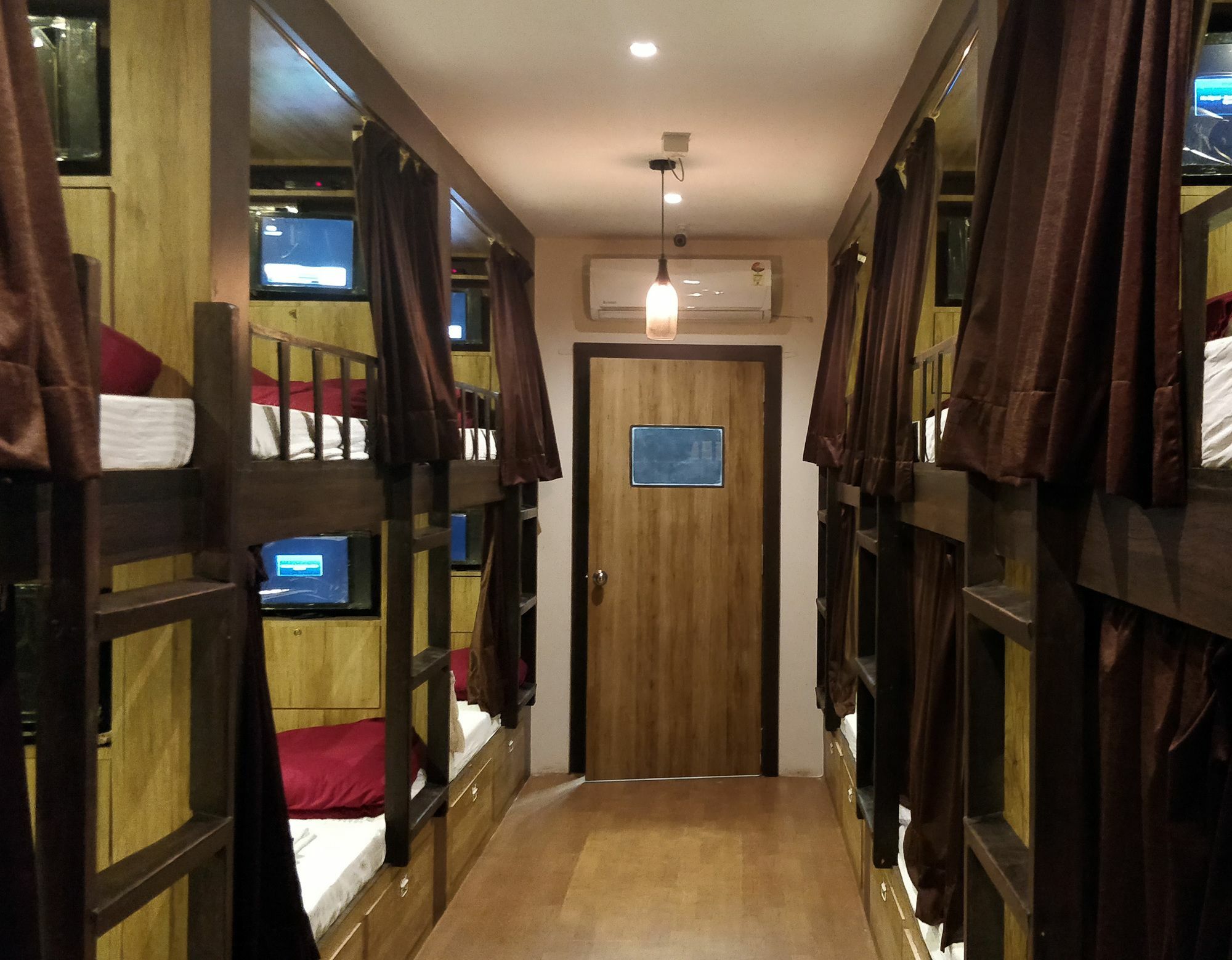 Hilal Dormitory Мумбаи Экстерьер фото
